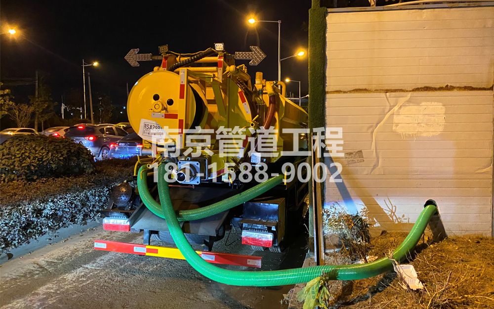 266墨香山庄临时工地抽粪